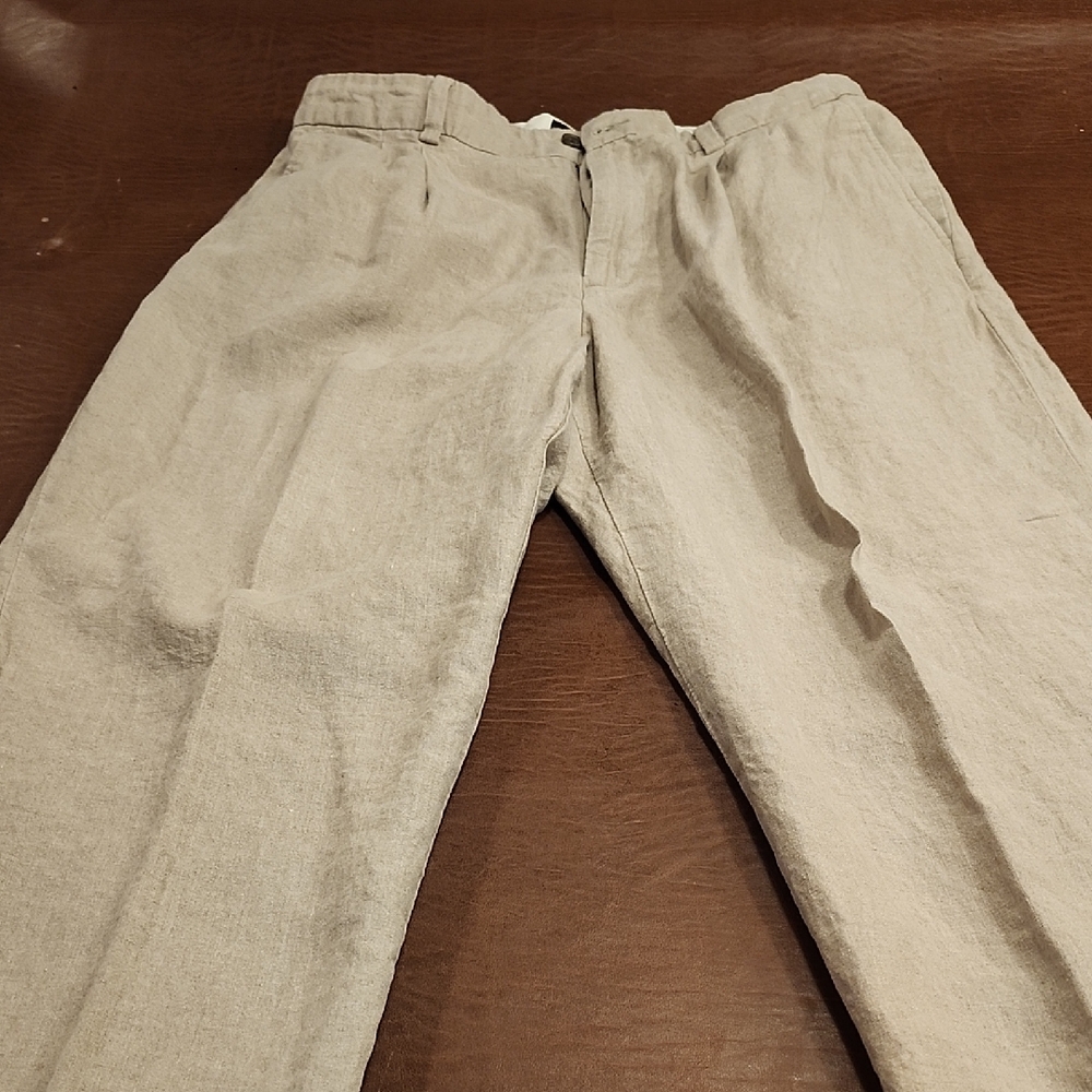 Eddie Bauer Men's Light Khaki Chinos
